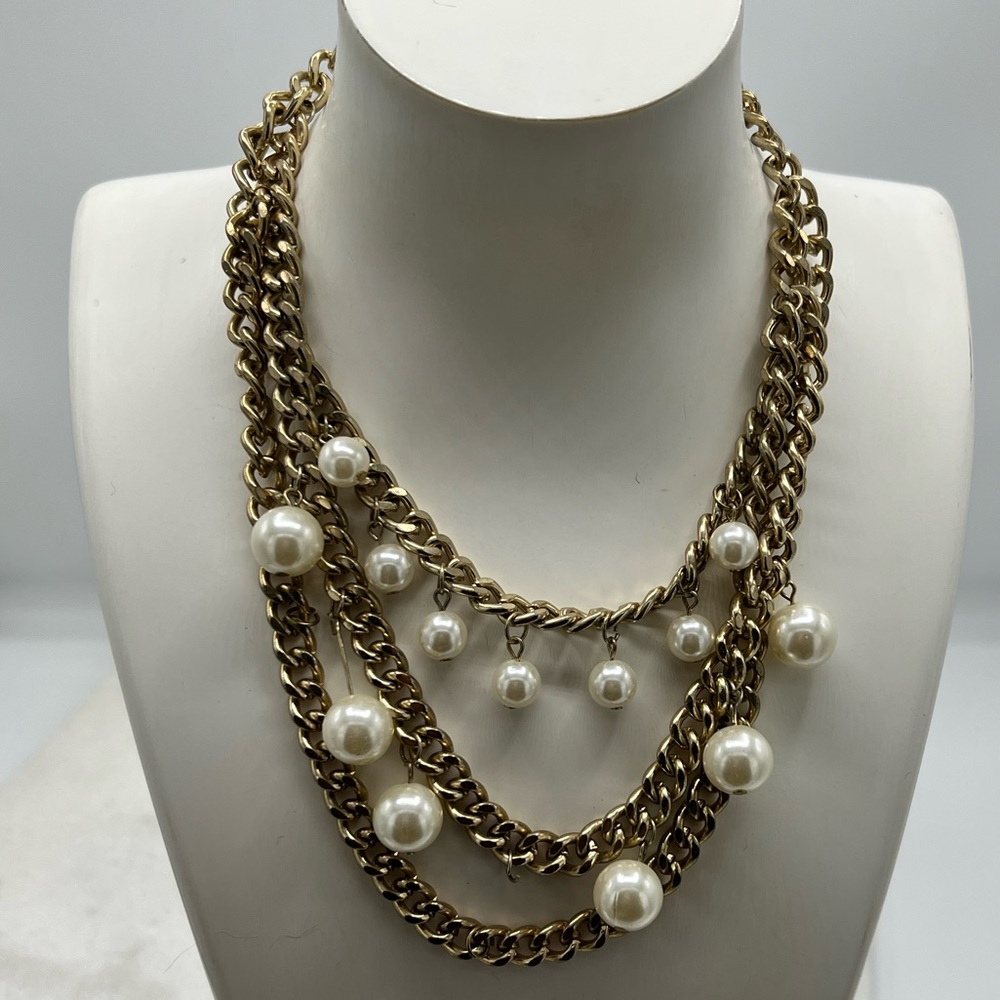 ✔️Gold Triple Chunky Chain Necklace with Various Sized Hanging Pearls - Picture 7 of 16
